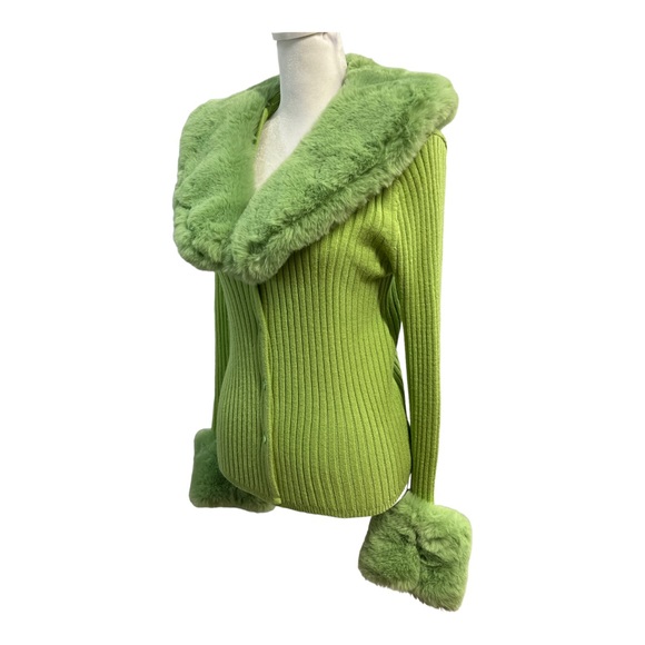 🎈SOLD HOUSE OF SUNNY Lime ribbed cardigan with faux fur cuffs and collar 4 - Picture 8 of 16